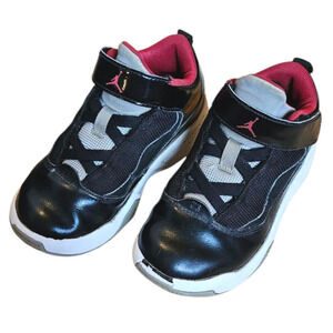 Air Jordan Max Aura Sneakers Black Toddler Boy's Size 11